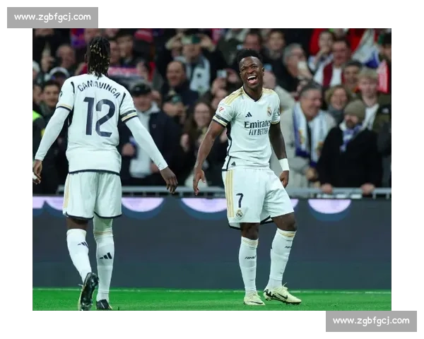 阿诺德揭秘皇马更衣室新生态:贝林在场时队友自动切换英语模式 阿诺德揭秘皇马更衣室新生态:贝林在场时队友自动切换英语模式