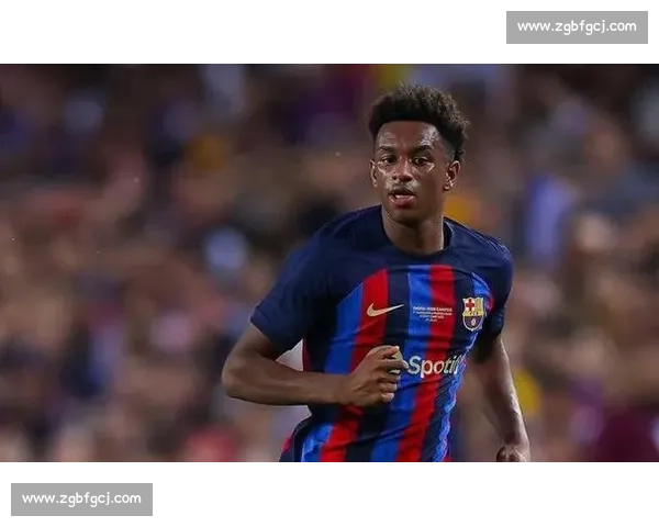 巴萨新星库巴西恋情曝光！携红发女友甜蜜度假机场秀恩爱