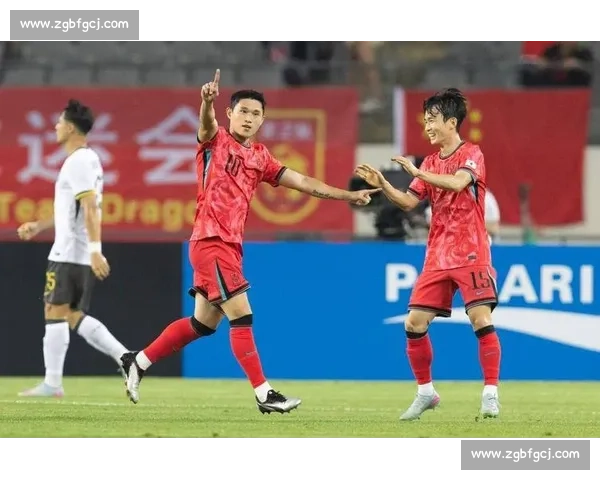 换帅后首战!国足大连集训启程,东亚杯剑指突破 换帅后首战!国足大连集训启程,东亚杯剑指突破